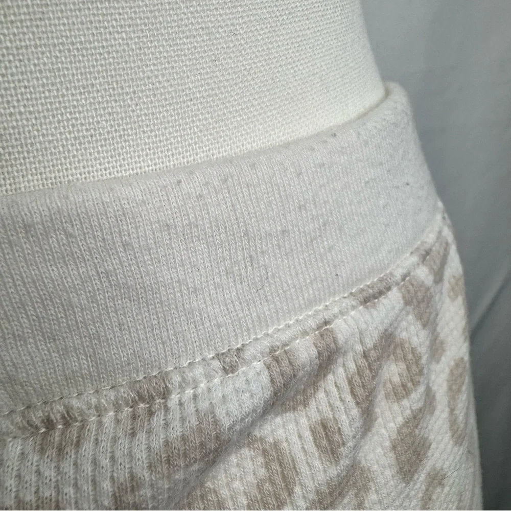 Old Navy Thermal Leggings Snow Leopard Animal Print Pajama Pants L - Picture 11 of 16